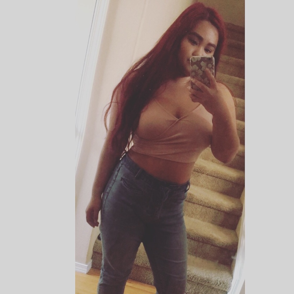 High-Waisted Jeans